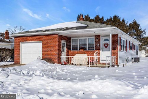 6 Falmouth St, Toms River, NJ, 08757-4235 | Card Image