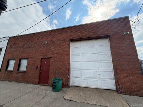 36 Davison Plz, East Rockaway, NY, 11518-1507 | Card Image