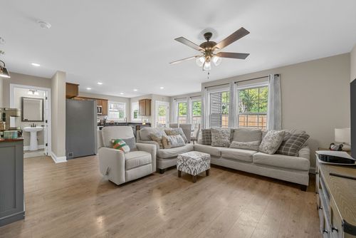 1141 Tybee Dr, Clarksville, TN, 37042-1351 | Card Image