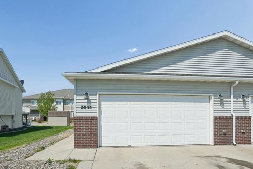 2833 Umber Ct S, Fargo, ND, 58104-8431 | Card Image