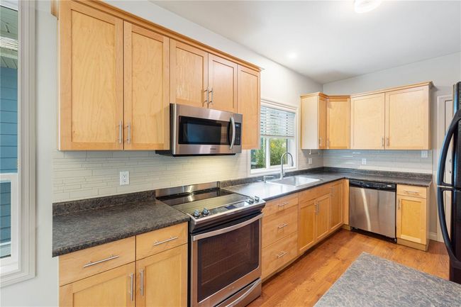 Kitchen | Image 11