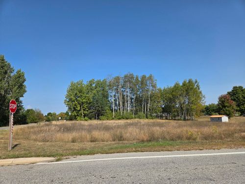 1001 El Camino Grande, Lake Isabella, MI, 48893-9671 | Card Image