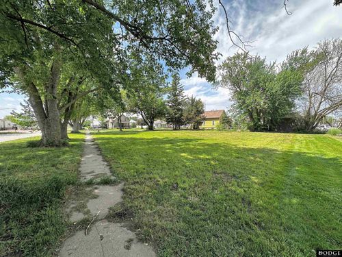 100 N Park St, Hooper, NE, 68031-3018 | Card Image