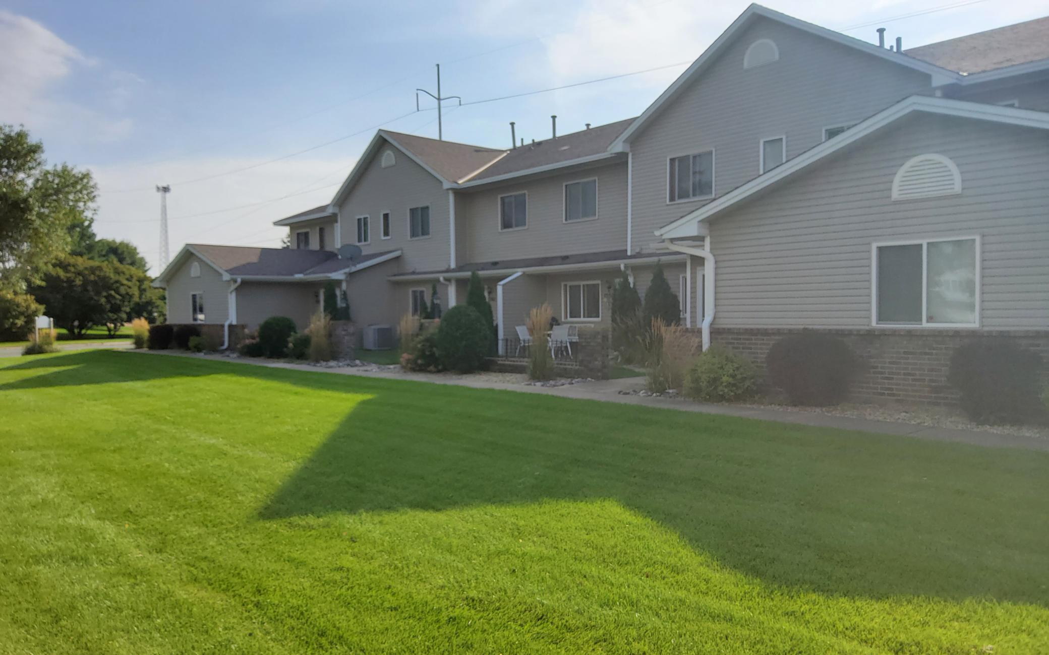Creek Meadows Dr, Minneapolis, MN 55433