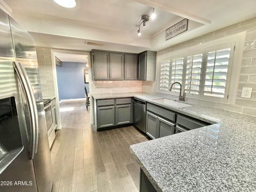 10449 N 9th St, Phoenix, AZ, 85020-1584 | Card Image