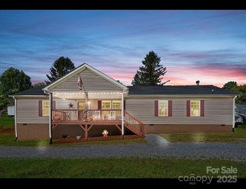 32 Bishop Ln, Flat Rock, NC, 28731-5610 | Card Image