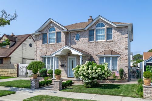 15824 87th St, Howard Beach, NY, 11414-3003 | Card Image