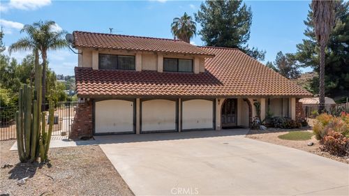 17656 Mockingbird Hill Cir, Riverside, CA, 92504-9684 | Card Image