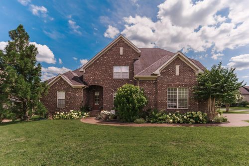 1055 Sierra Gorda Dr, Gallatin, TN, 37066-4557 | Card Image