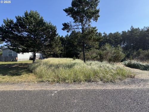 29908 H St, Ocean Park, WA, 98640-5099 | Card Image