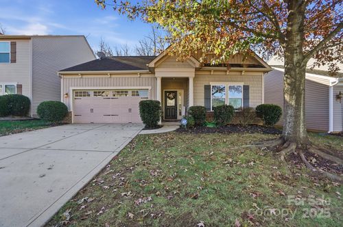 16635 Crimson Sargent Dr, Charlotte, NC, 28213-4888 | Card Image