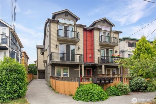 b-3635 Evanston Ave N, Seattle, WA, 98103-8512 | Card Image