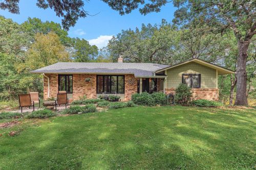 1732 Briarwood Ave, Mahtomedi, MN, 55115-1433 | Card Image