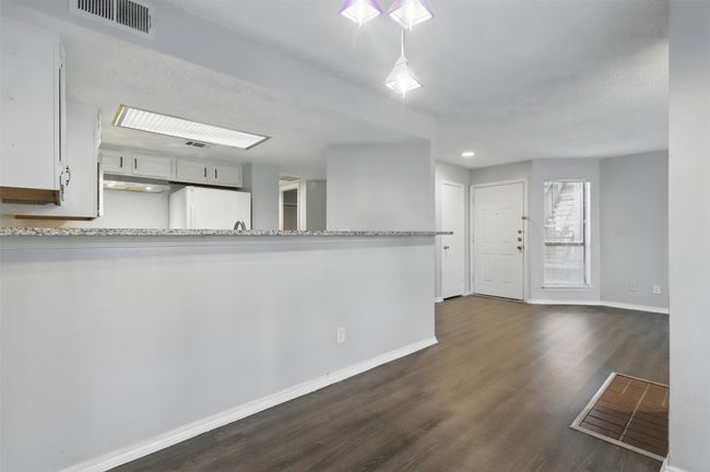 APT-126 - 1513 E Interstate 30, Condo with 2 bedrooms, 1 bathrooms and null parking in Garland TX | Image 6