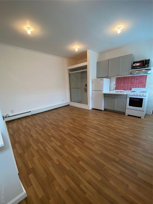 apt-11-45 Broadway, Greenlawn, NY, 11740-1305 | Card Image