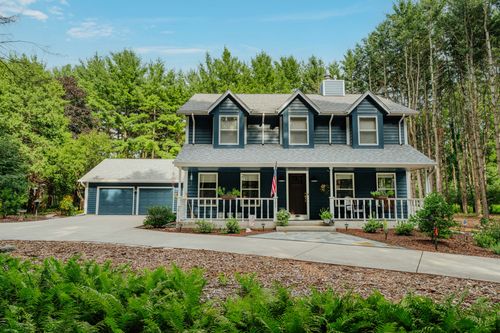 1032 Mill Rd, Delafield, WI, 53018-1314 | Card Image