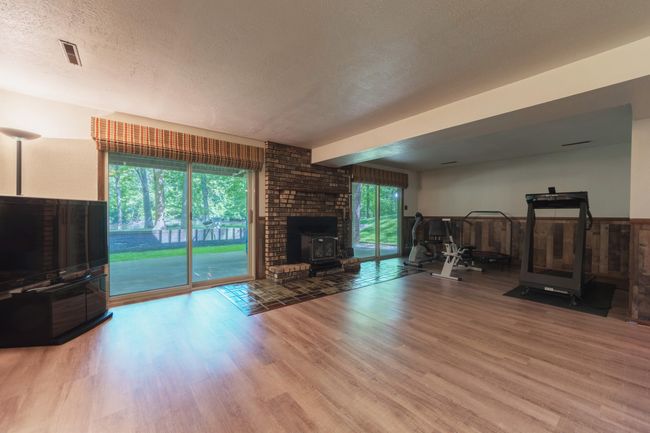 Family room in walk out basement #1 | Image 18