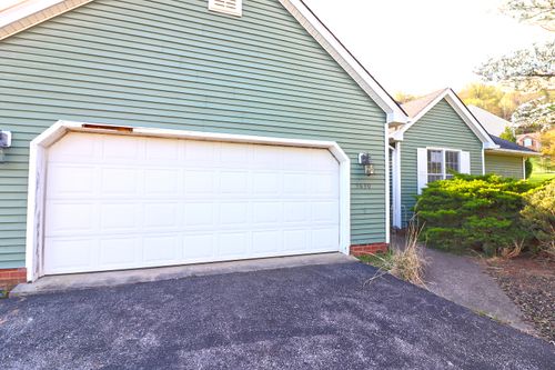 5630 Spring Meadow Dr, Roanoke, VA, 24018-3899 | Card Image
