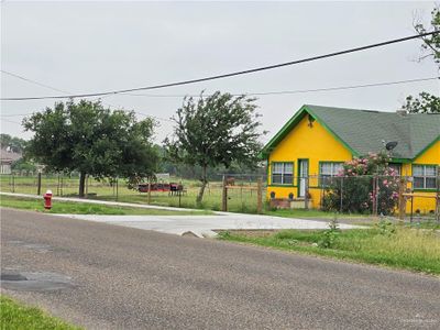 609 Stewart Road, House other with 3 bedrooms, 1 bathrooms and null parking in Alton TX | Image 2