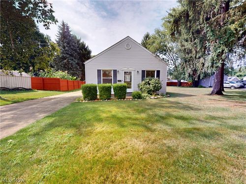 320 Ontario St, Akron, OH, 44310-2328 | Card Image