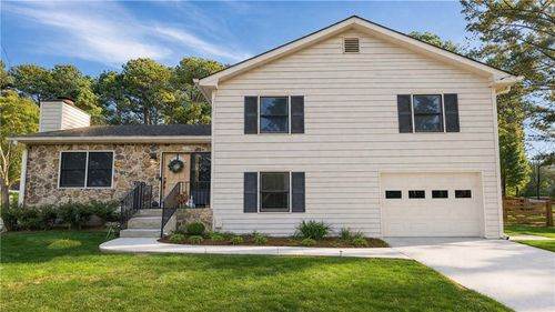 1682 Bennett Rd, Grayson, GA, 30017-1045 | Card Image