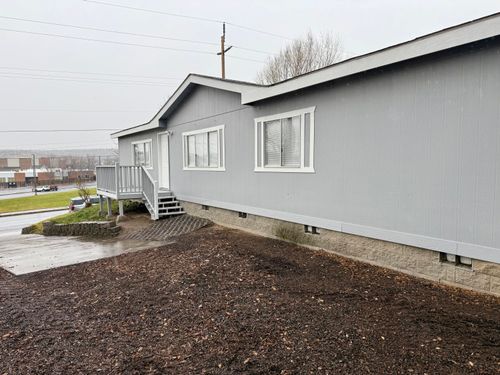 470 Se 10th St, Madras, OR, 97741-1523 | Card Image