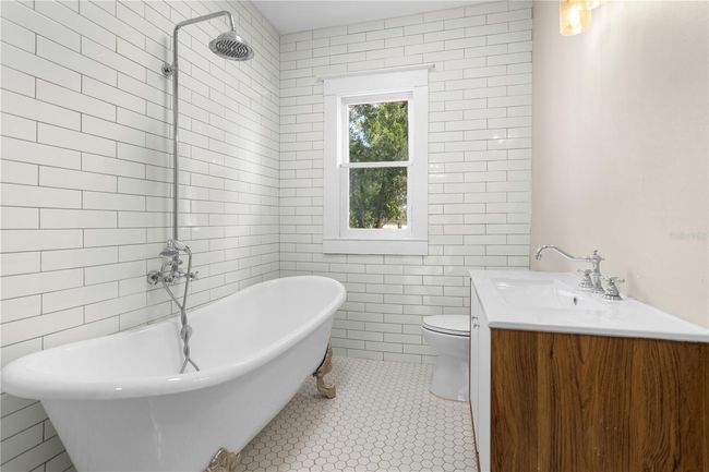 202 W Division St, House other with 2 bedrooms, 1 bathrooms and null parking in DELAND FL | Image 13