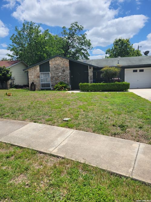 4202 Avenida Prima St, San Antonio, TX, 78233-6820 | Card Image