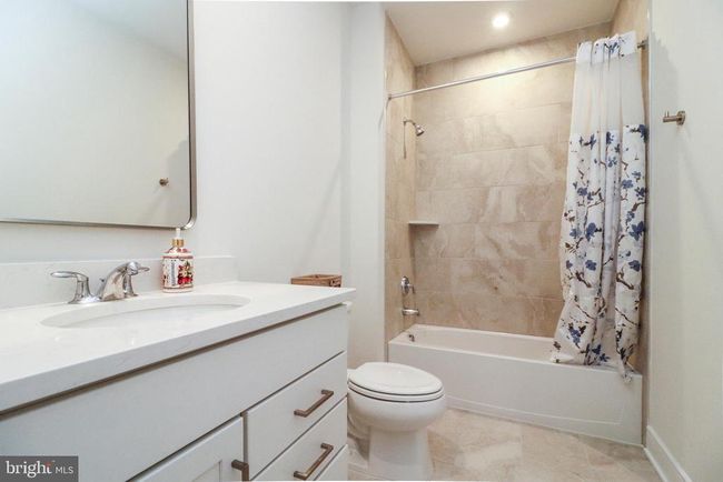 21740 Charing Cross Ter, Townhouse with 3 bedrooms, 4 bathrooms and null parking in BROADLANDS VA | Image 32