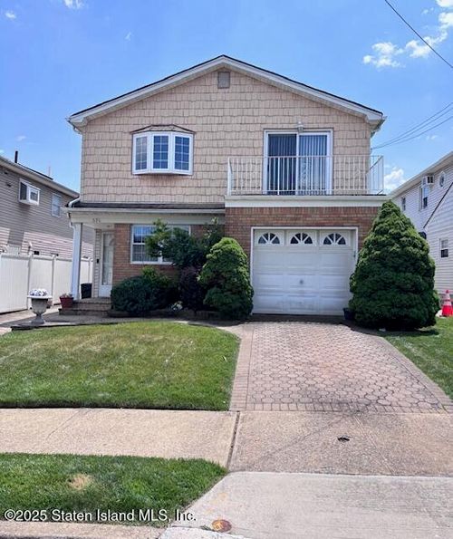 696 Katan Ave, Staten Island, NY, 10312-3425 | Card Image