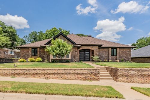 1501 Woodvale Drive, Bedford, TX, 76021 | Card Image