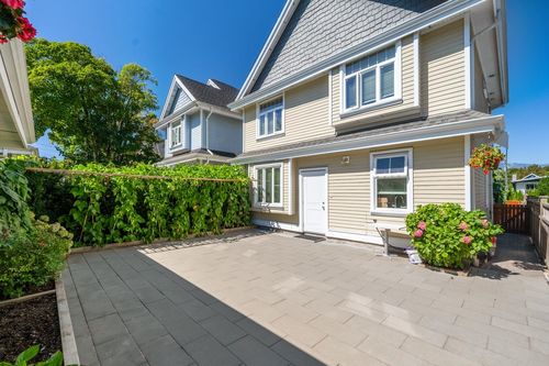 1178 E 12th Ave, Vancouver, BC, V5T2J9 | Card Image