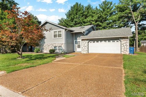 404 Lindenwood Dr, Troy, IL, 62294-1066 | Card Image