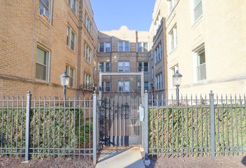 g-4649 Manor Ave, Chicago, IL, 60625-3717 | Card Image