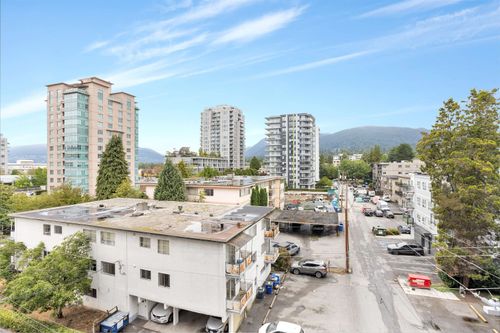 303-150 E 15th St, North Vancouver, BC, V7L4N9 | Card Image