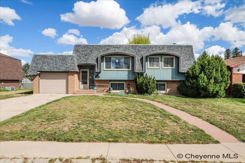 6909 Bomar Dr, Cheyenne, WY, 82009-2629 | Card Image