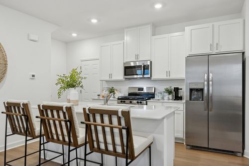 11005 203rd St W, Lakeville, MN, 55044-5956 | Card Image