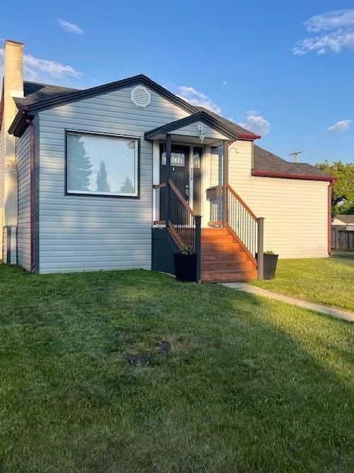 4313 53a St, Wetaskiwin, AB, T9A1S3 | Card Image