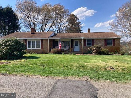 33 3rd Ave, POTTSVILLE, PA, 17901-9013 | Card Image