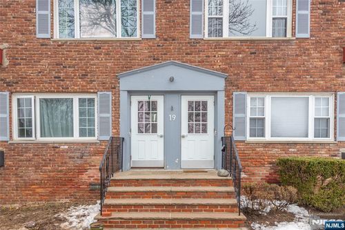 19 Wedgewood Dr, Verona, NJ, 07044-4116 | Card Image