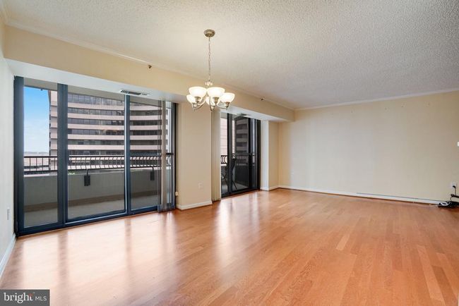 APT-1210S - 1300 Crystal Dr, Condo with 2 bedrooms, 2 bathrooms and null parking in ARLINGTON VA | Image 6