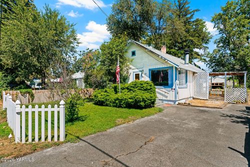 817 N 34th Ave, Yakima, WA, 98902-1508 | Card Image
