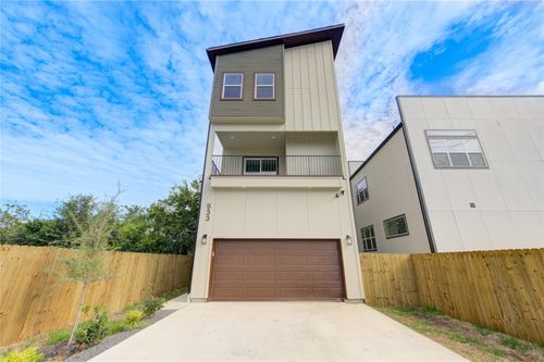 933 E 40th 1/2 St, Houston, TX, 77022 | Card Image
