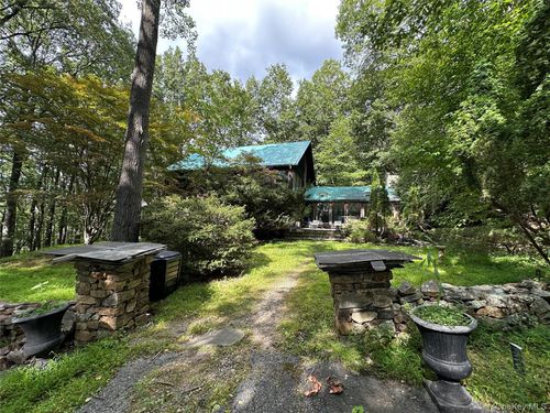 95 Cascade Rd, Warwick, NY, 10990-3810 | Card Image