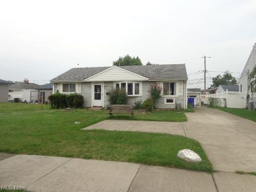 6292 Smith Rd, Brook Park, OH, 44142-3319 | Card Image