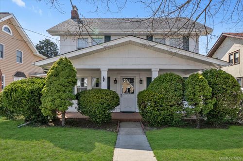2530 Parkview Pl, Baldwin, NY, 11510-3736 | Card Image