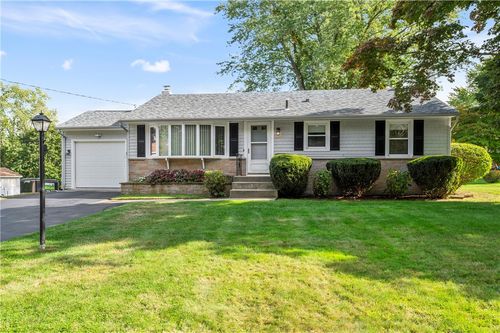 8 Meeting House Rd, Lincoln, RI, 02865-3807 | Card Image