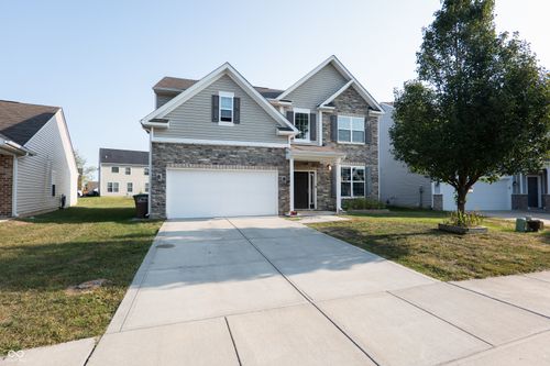 2016 Creek Bank Dr, Columbus, IN, 47201-1481 | Card Image