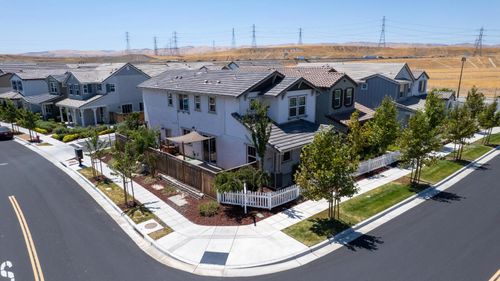 22 E Funderburg Blvd, Tracy, CA, 95391-8243 | Card Image