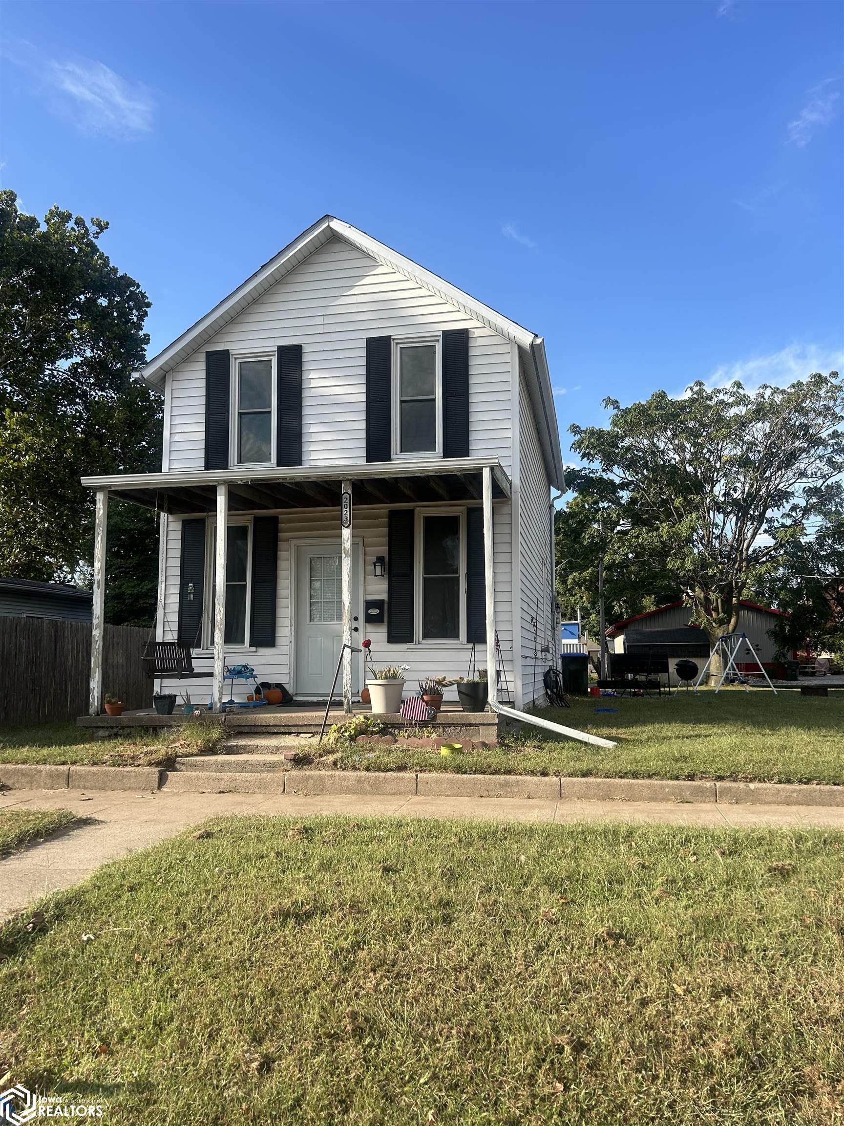 Avenue M , Fort Madison, IA 52627